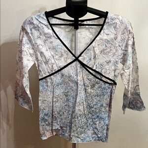NWT Chaudry Floral V-Neck Women's Top